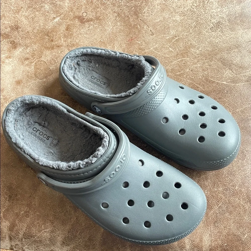Crocs Men's Gray Dual Comfort Lined Clogs. Good Condition. Size 12.